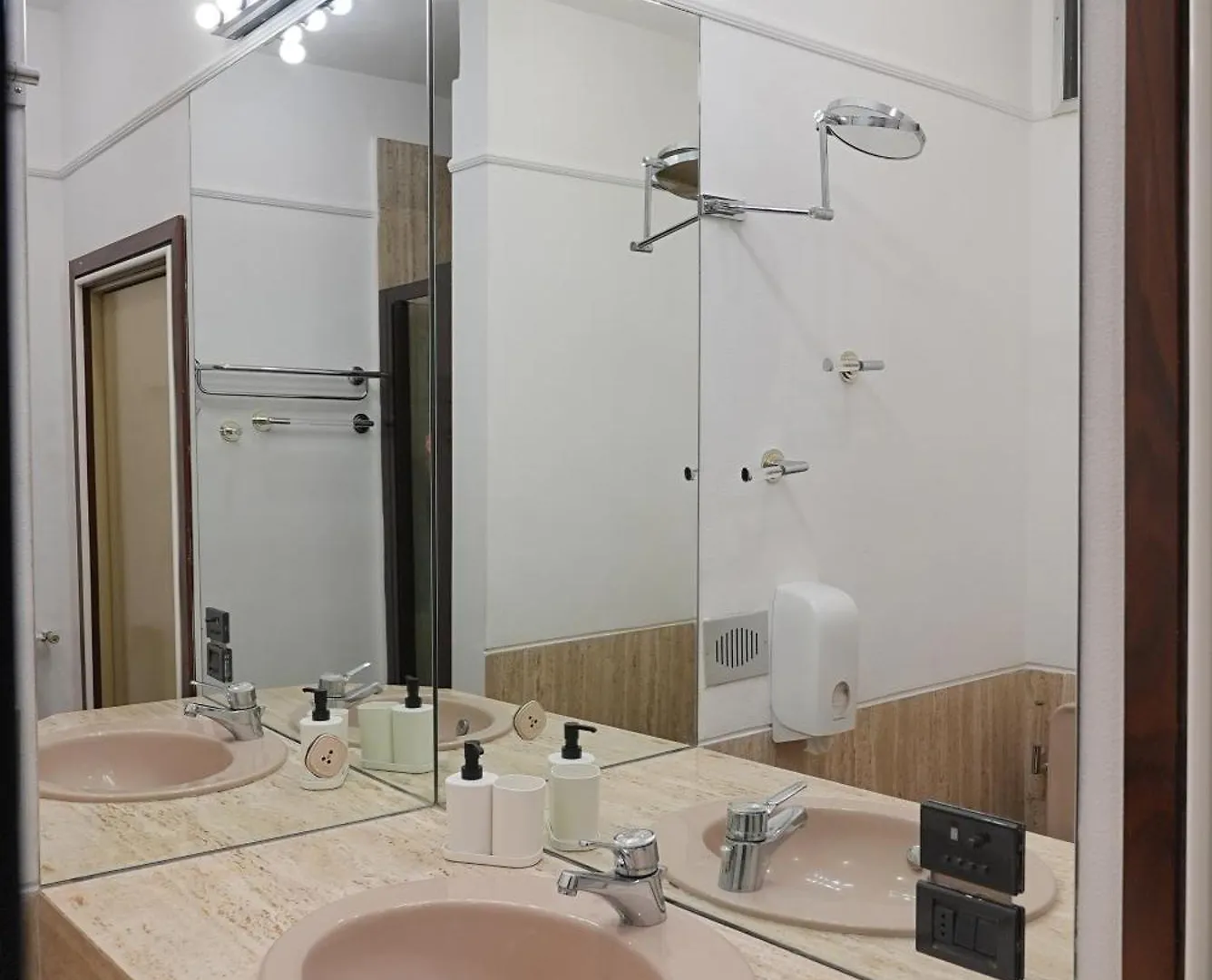 Sl Rooms Collection Bari Stazione 招待所